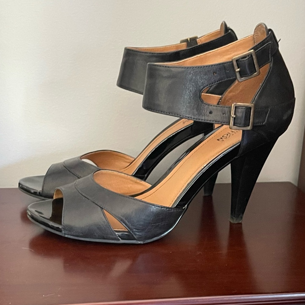 Kenneth Cole Reaction black leather Get 2 Know U heels size 10US - Picture 3 of 12